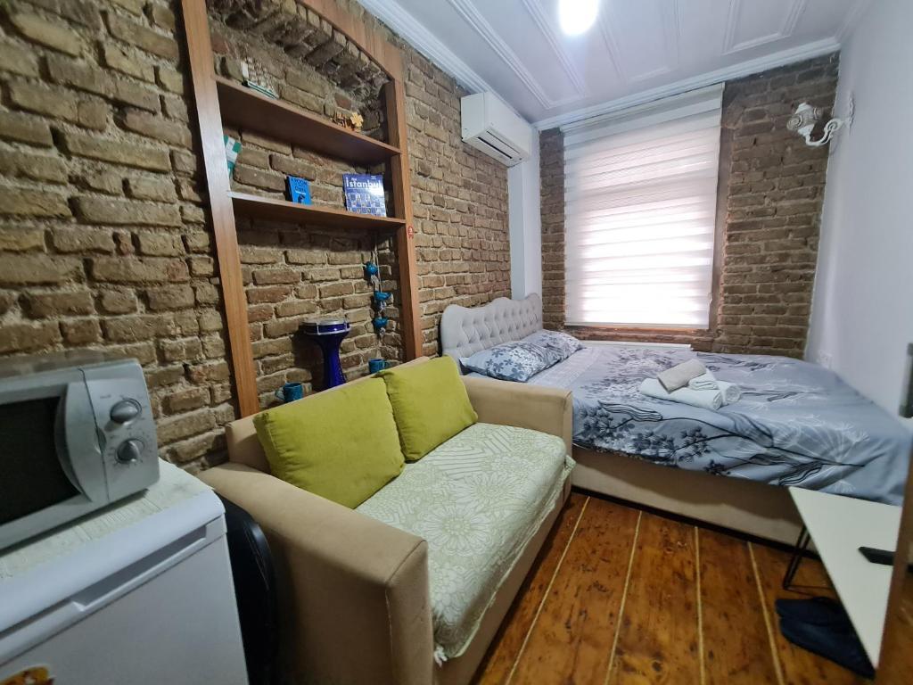 PeraMira Nice and Bright Studio