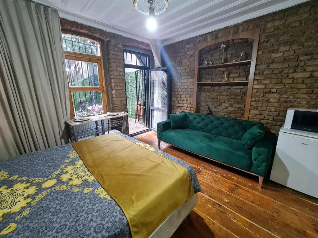 PeraMira Big and Sunny Apartment