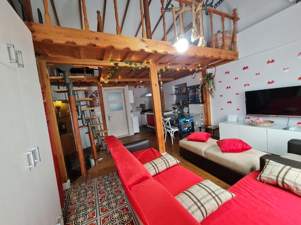PeraMira Big and Quiet Duplex Loft